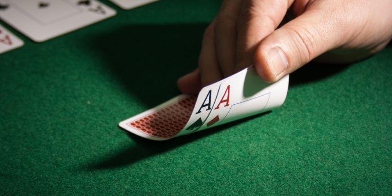 Tìm Hiểu Các Thuật Ngữ Trong Poker Chuẩn Xác Và Chi Tiết 1 Bài poker có lối chơi độc đáo